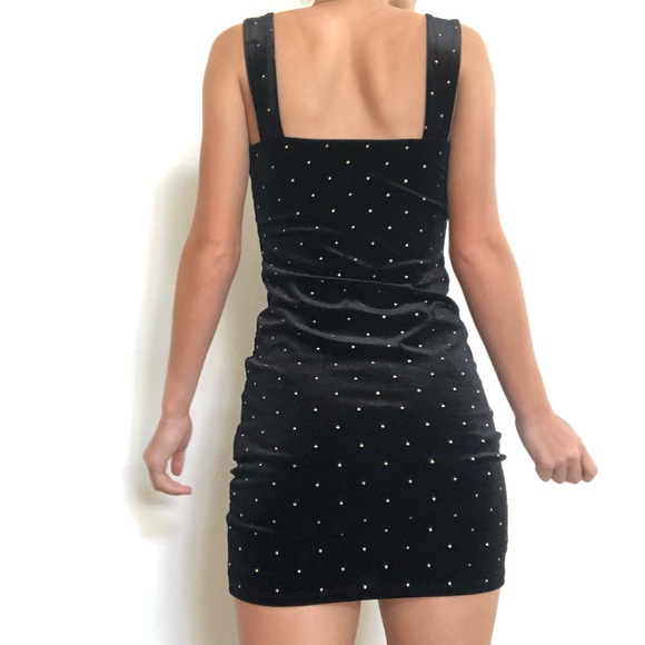 gorgeous black lil dress 🐚 - Picture 2 of 2